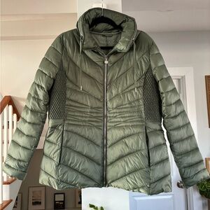 Bernardo Olive Green Puffer Jacket - Size XL - Never Worn